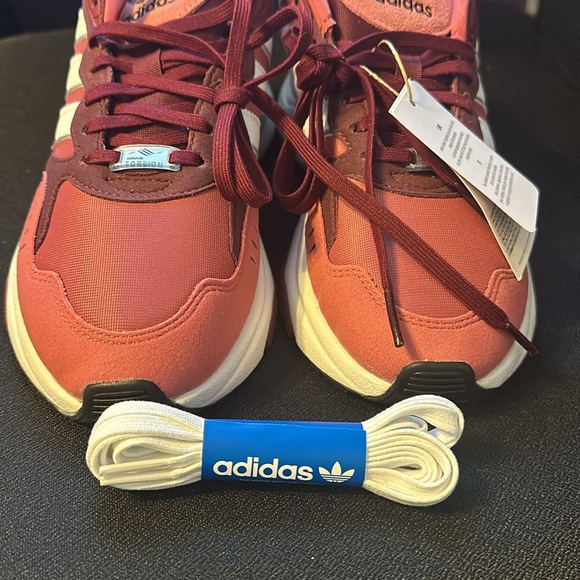 New adidas sneakers size 6 youth - new in box - Picture 5 of 6